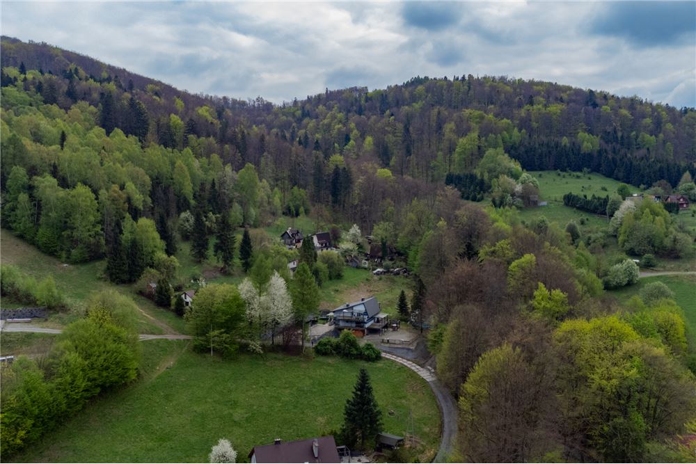 Nieruchomość inwestycyjna - Sprzedaż - Ustroń, Polska - 61 - 800061103-183