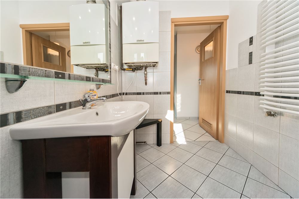 Dom wolnostojący - Sprzedaż - Kaniów, Polska - 47 - 800061076-425