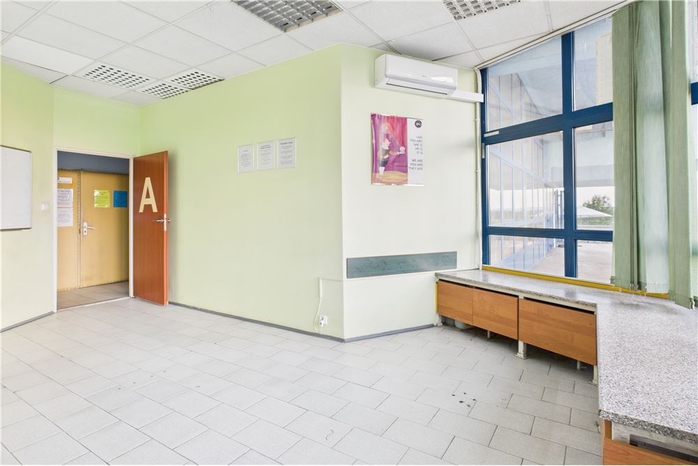 Lokal handlowy/usługowy - Sprzedaż - Kraków, Polska - 2 - 800241005-209