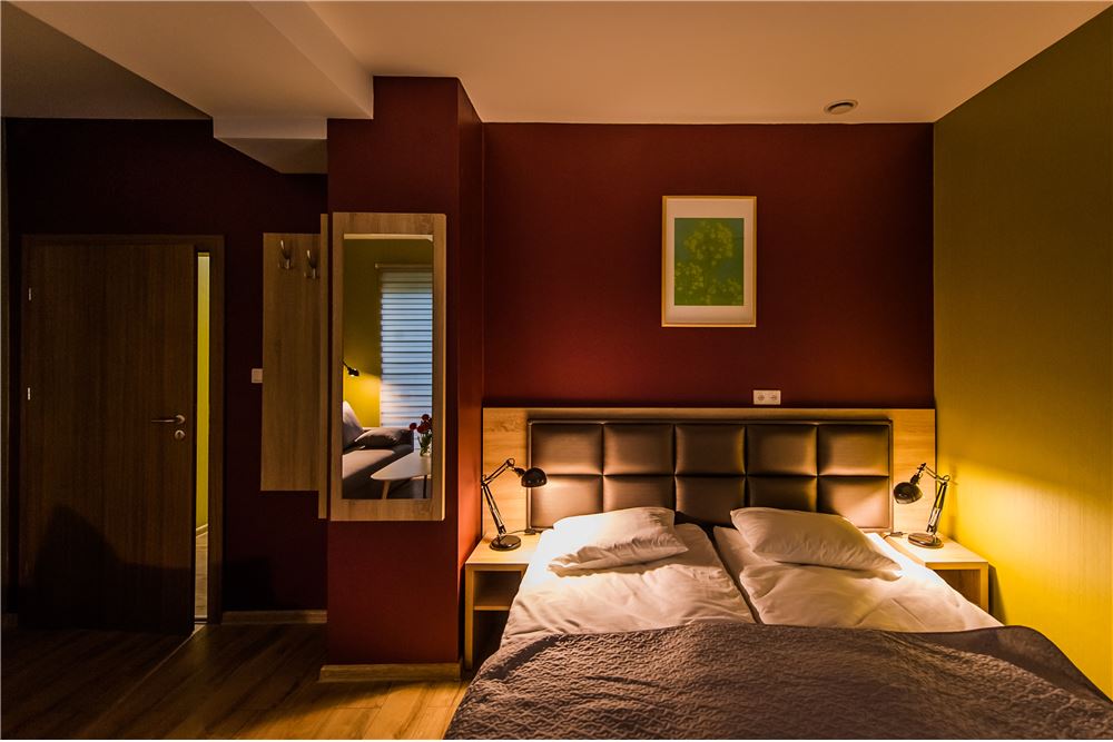 Nieruchomość inwestycyjna - Sprzedaż - Korbielów, Polska - 32 - 800061076-395