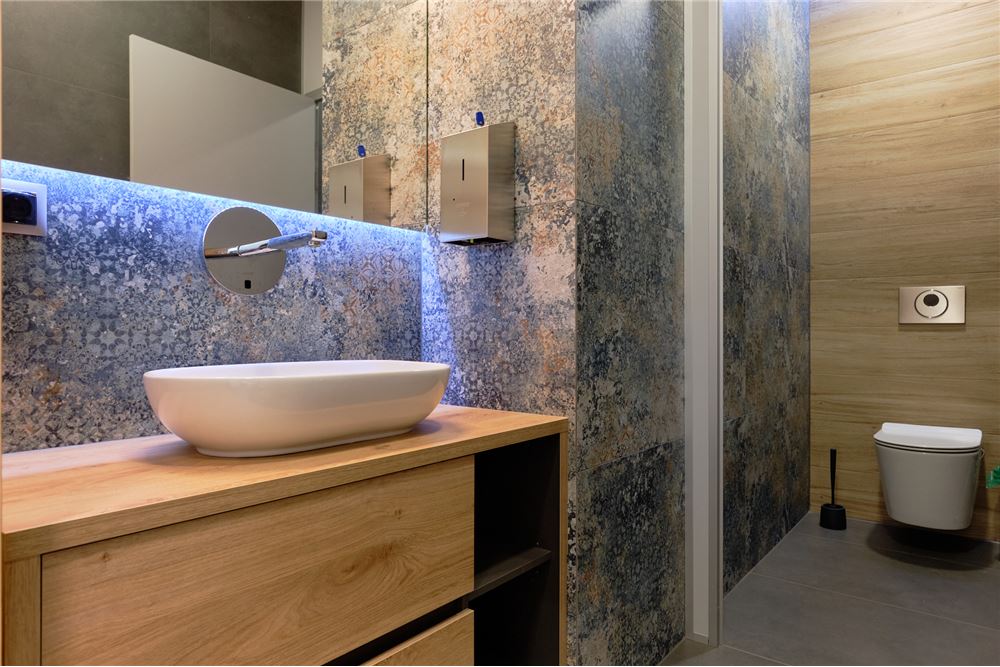 Lokal handlowy/usługowy - Sprzedaż - Cieszyn, Polska - 24 - 800061016-1278