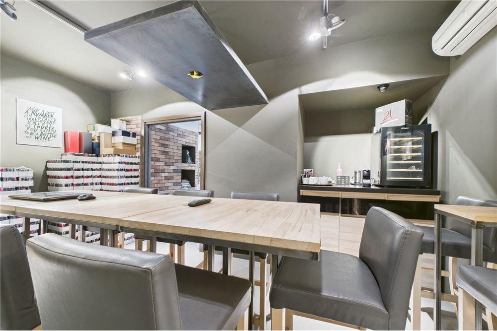 Lokal handlowy/usługowy - Sprzedaż - Warszawa, Polska - 8 - 810051040-249