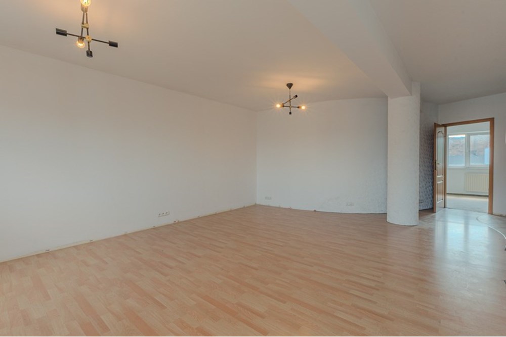 Mieszkanie - Sprzedaż - Bielsko-Biała, Polska - 5.JPG - 470131023-216