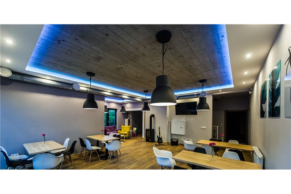 Dom wolnostojący - Sprzedaż - Korbielów, Polska - 33 - 800061076-401