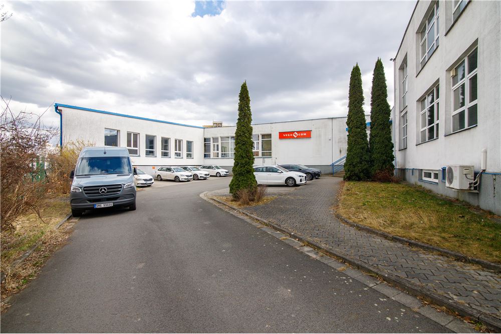 Nieruchomość przemysłowa - Wynajem - Cieszyn, Polska - 24 - 800061076-412