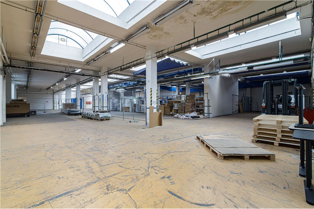 Nieruchomość przemysłowa - Wynajem - Cieszyn, Polska - 32 - 800061076-412