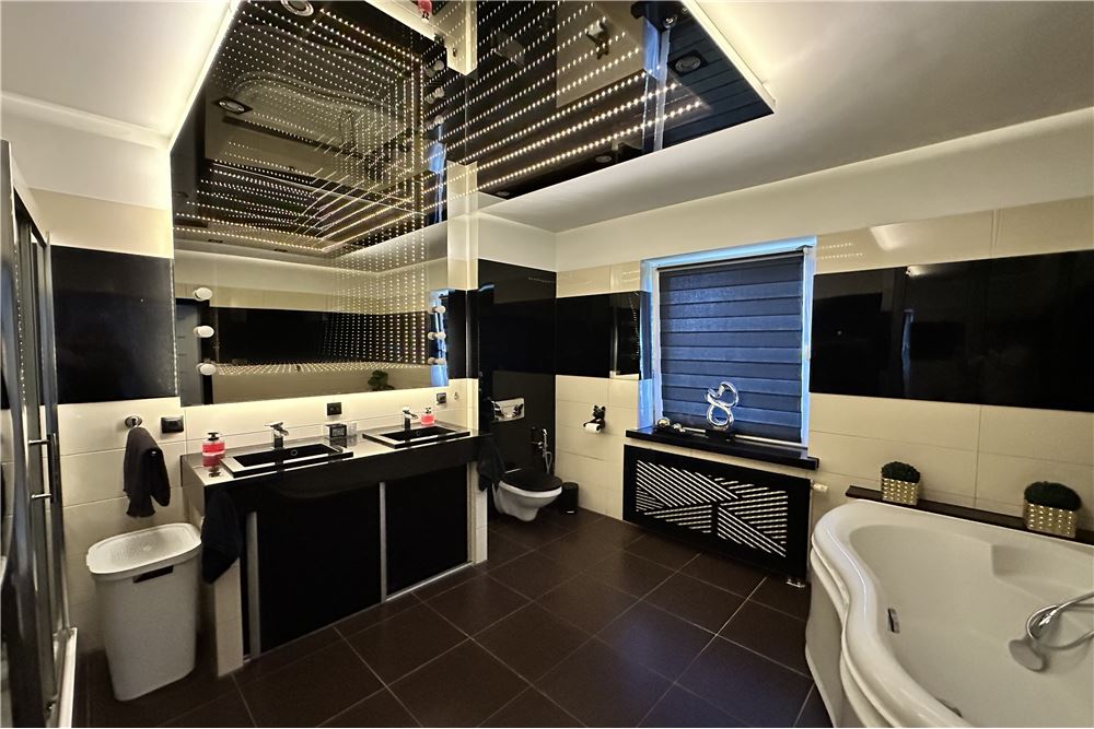 Mieszkanie - Sprzedaż - Bielsko-Biała, Polska - 12 - 800061098-166