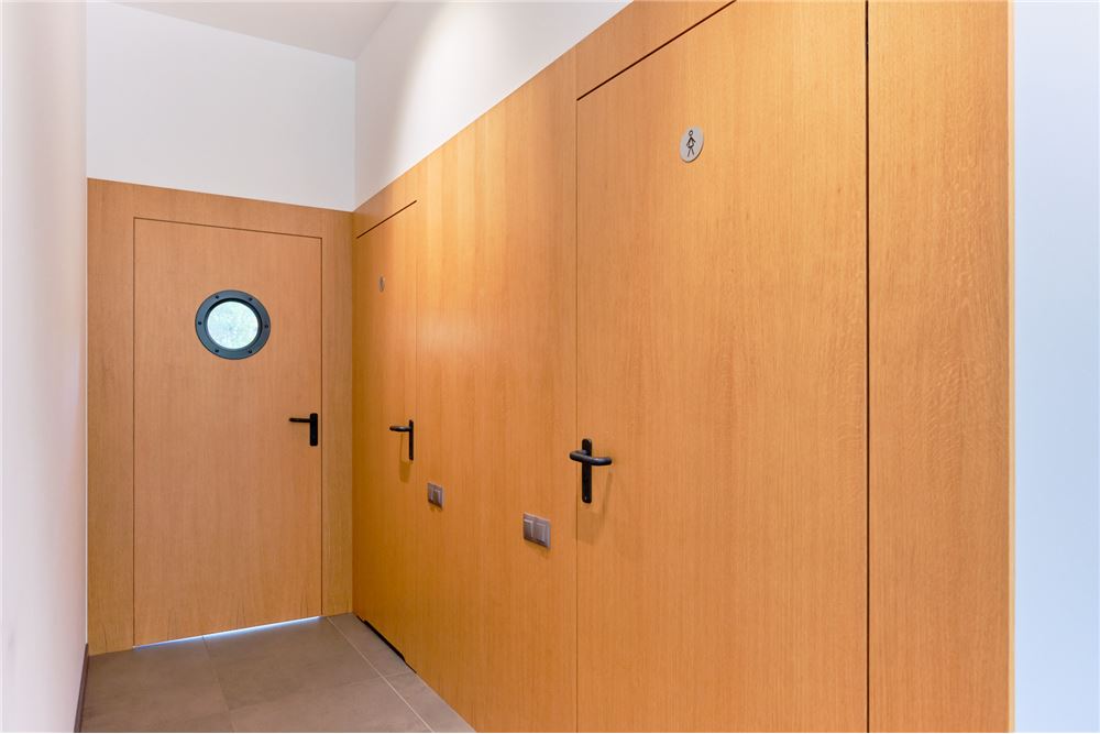 Lokal handlowy/usługowy - Sprzedaż - Cieszyn, Polska - 48 - 800061016-1278