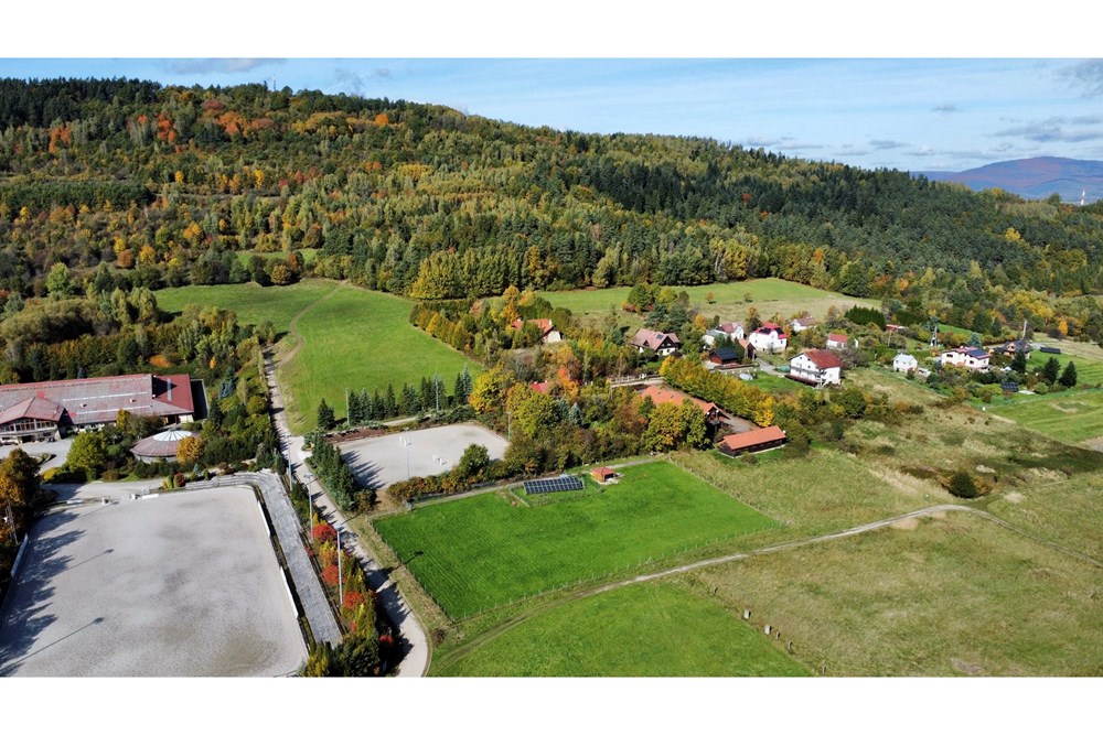 Nieruchomość inwestycyjna - Sprzedaż - Żywiec, Polska - dji_fly_20251013_125512_209_1760441716620_photo_optimized.jpeg - 800061098-178