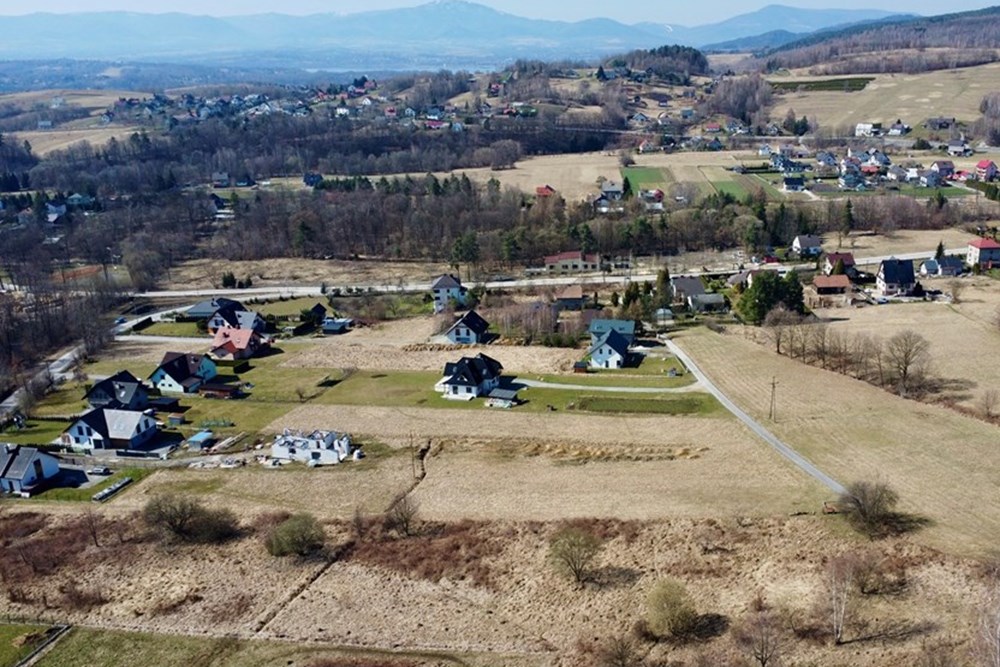 Działka budowlana - Sprzedaż - Łękawica, Polska - dji_fly_20250322_111954_364_1742638815554_photo_optimized.jpg - 800061130-13