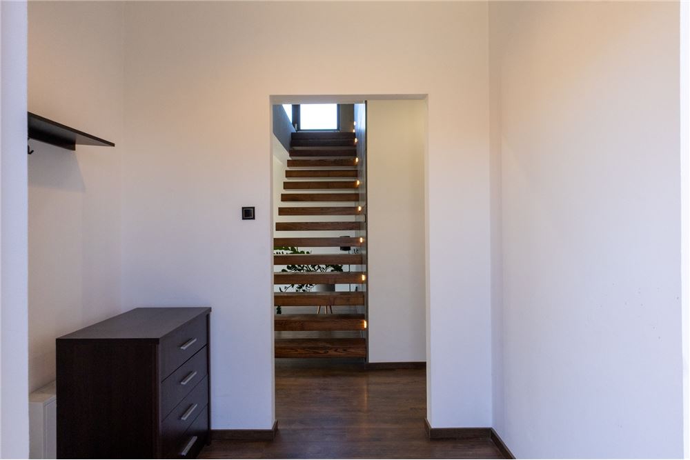 Dom wolnostojący - Sprzedaż - Radziechowy, Polska - 66 - 800061039-513