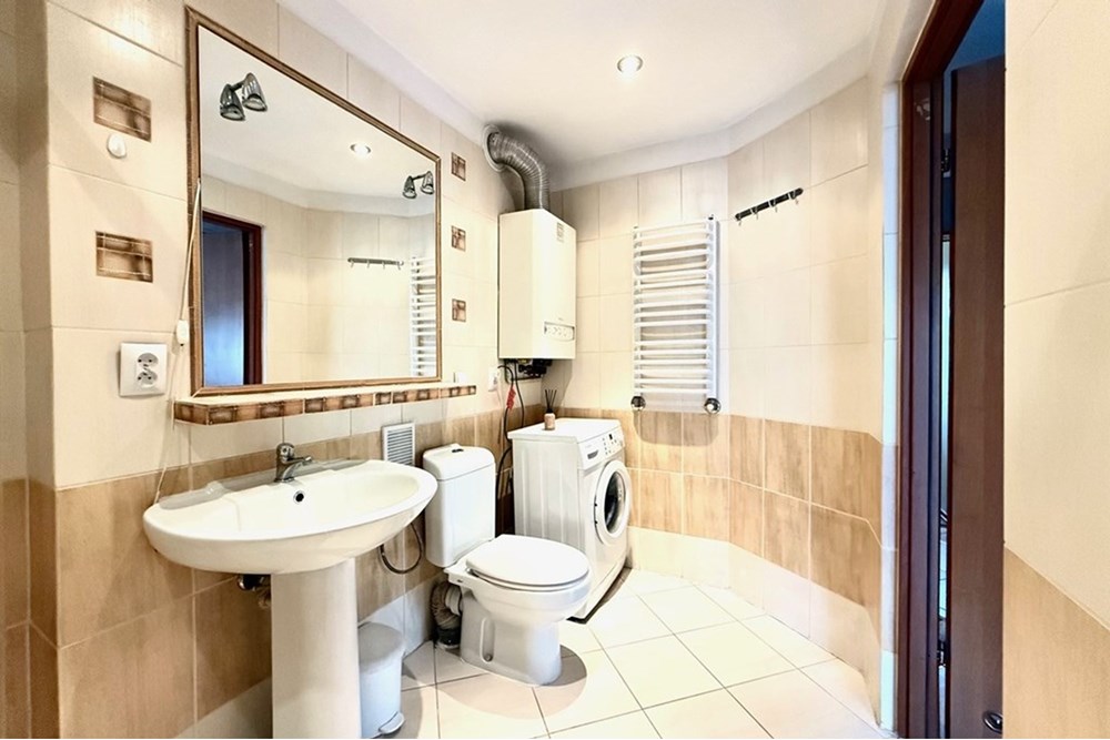 Mieszkanie - Sprzedaż - Bielsko-Biała, Polska - IMG_4473.jpeg - 470131040-414