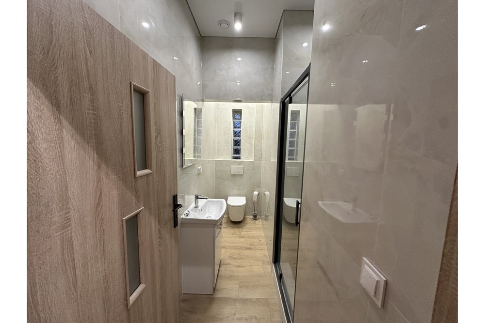 Lokal handlowy/usługowy - Wynajem - Jaworze, Polska - 39 - 800061103-144