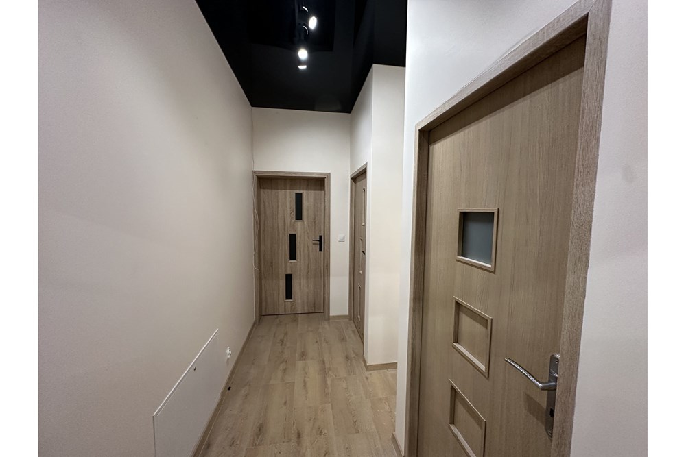 Lokal handlowy/usługowy - Wynajem - Jaworze, Polska - 42 - 800061103-144