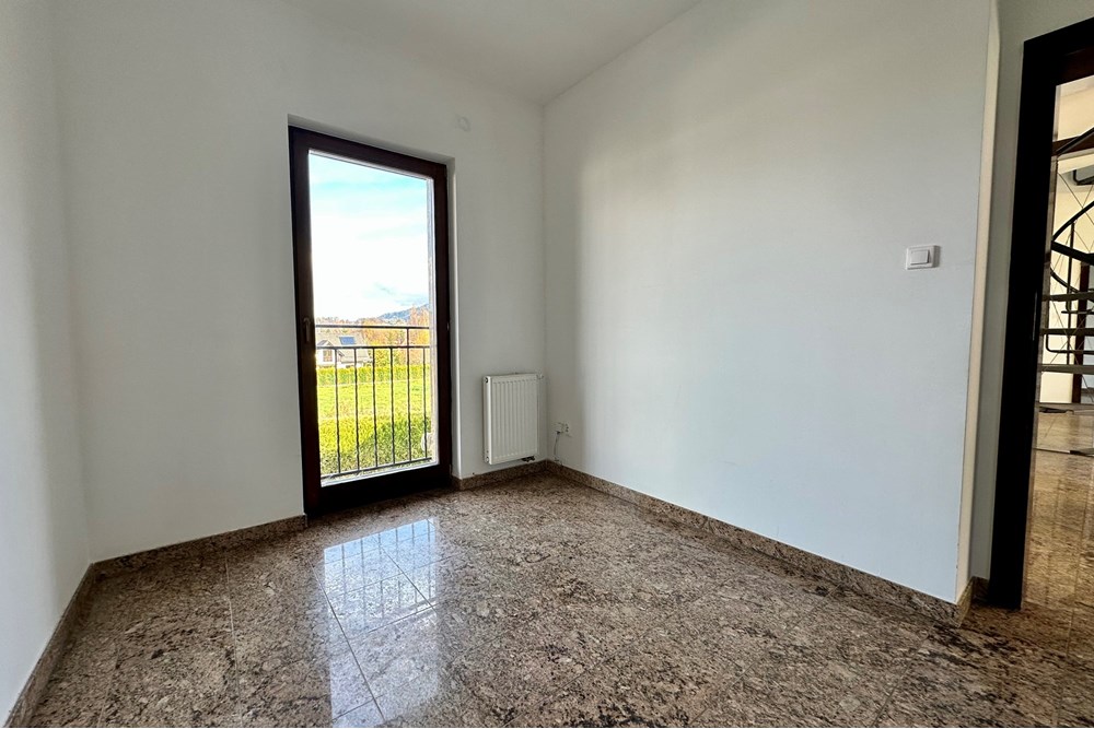 Mieszkanie dwupoziomowe - Sprzedaż - Bielsko-Biała, Polska - IMG_0539.jpeg - 800061098-182