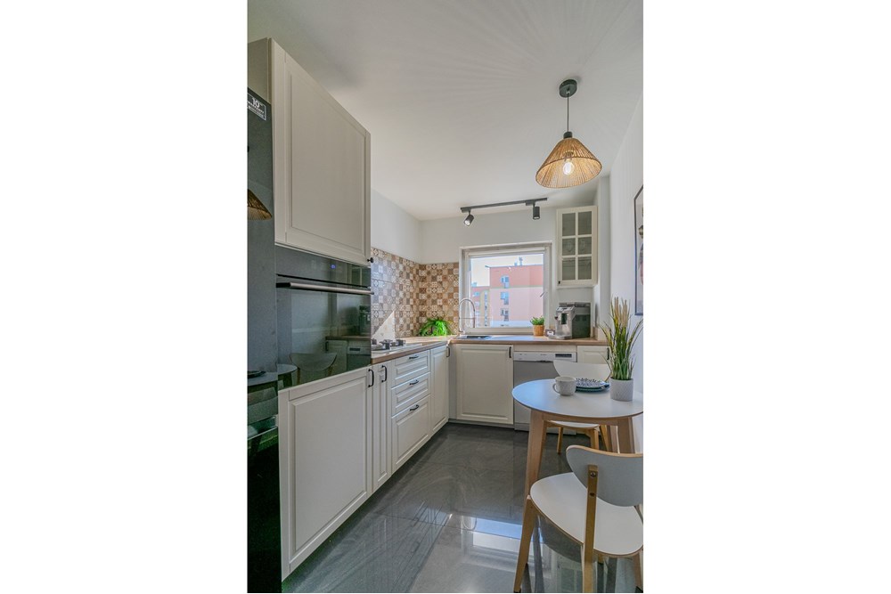 Mieszkanie - Sprzedaż - Łódź, Polska - Mieszkanie-na-sprzedaz-Lodz-7.jpg - 470191045-183