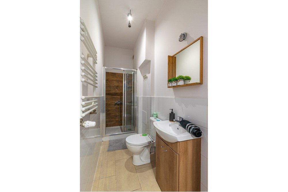 Mieszkanie na parterze - Sprzedaż - Łódź, Polska - Mieszkanie-na-sprzedaz-Lodz-Widzew-2.jpg - 470191045-180