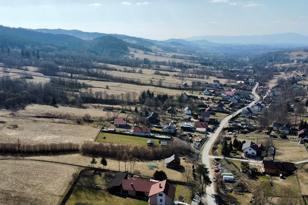 Działka budowlana - Sprzedaż - Kocoń, Polska - dji_fly_20250322_124754_452_1742814750008_photo_optimized.jpg - 800061130-11