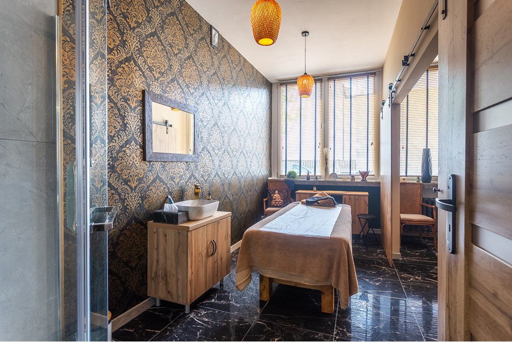 Lokal handlowy/usługowy - Sprzedaż - Łódź, Polska - Lokal-SPA-z-wyposazeniem-na-sprzedaz-Lodz-18.jpg - 470191039-136