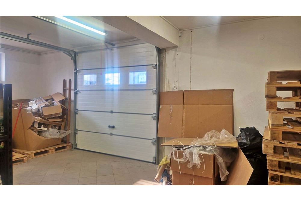 Lokal handlowy/usługowy - Wynajem - Cieszyn, Polska - 1 - 800061016-1144