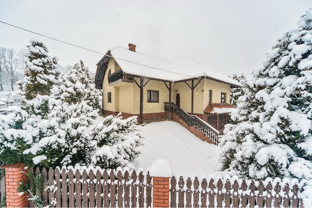 Dom wolnostojący - Sprzedaż - Rajcza, Polska - 1.jpg - 800061016-1302