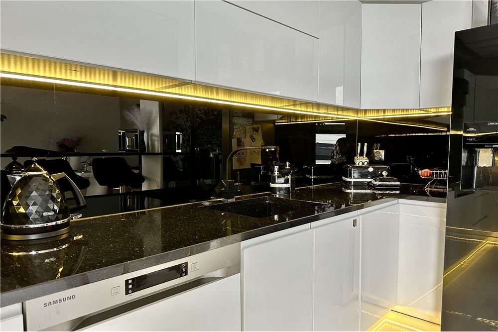 Mieszkanie - Sprzedaż - Bielsko-Biała, Polska - 18 - 800061098-166