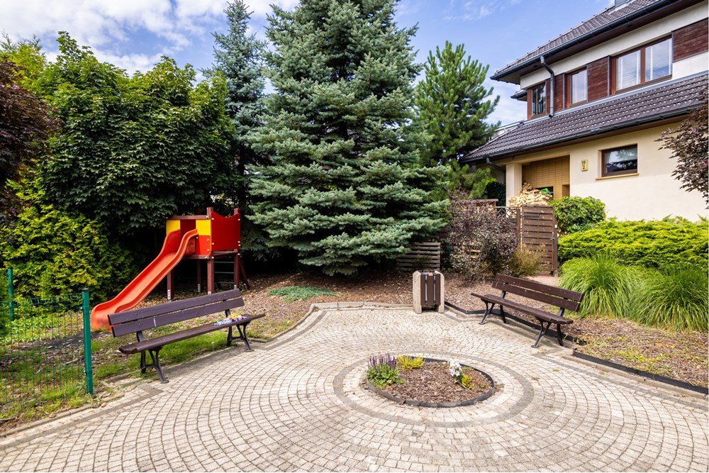 Mieszkanie - Sprzedaż - Józefosław, Polska - otoczene.jpg - 810291001-9