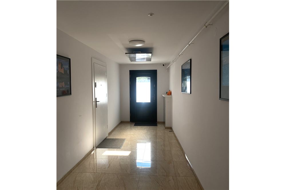 Nieruchomość inwestycyjna - Wynajem - Skoczów, Polska - 11 - 800061028-538