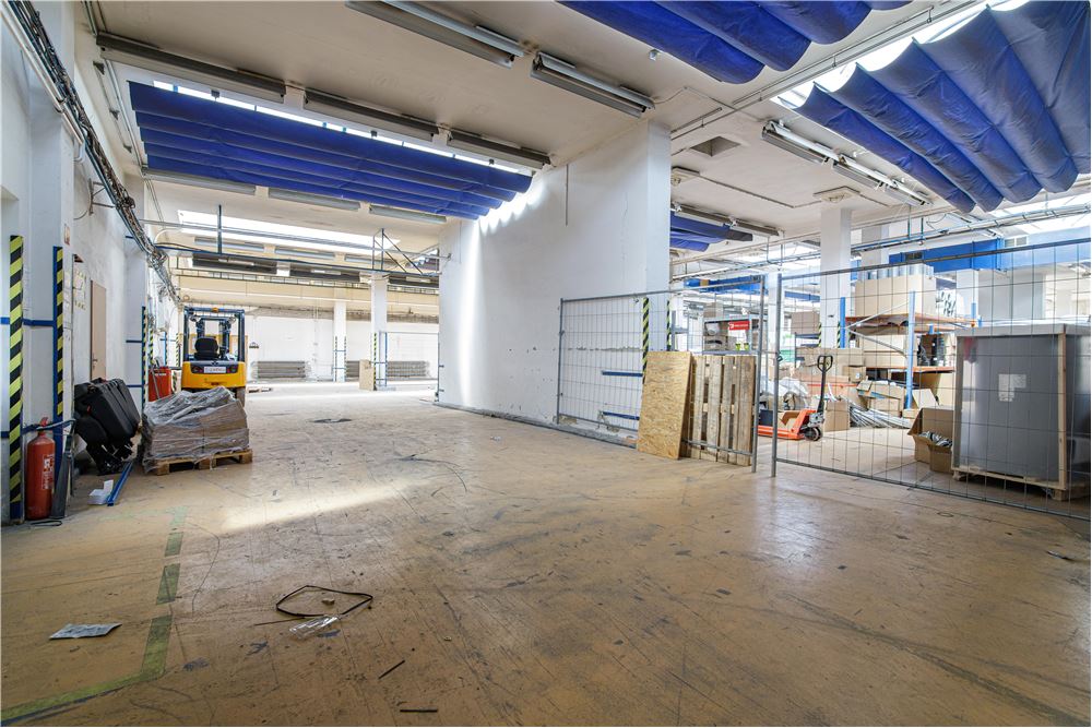 Nieruchomość przemysłowa - Wynajem - Cieszyn, Polska - 34 - 800061076-412