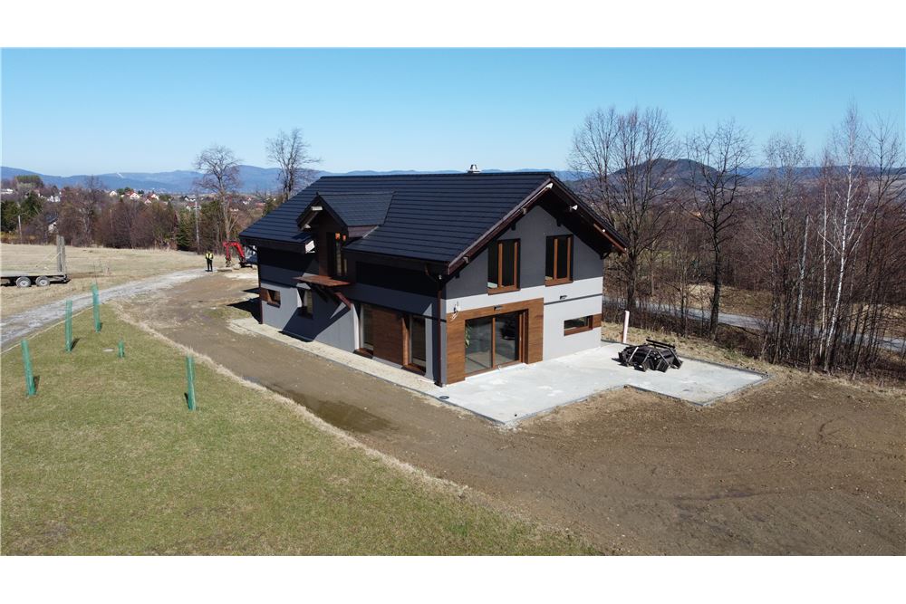 Dom wolnostojący - Sprzedaż - Radziechowy, Polska - 79 - 800061039-513