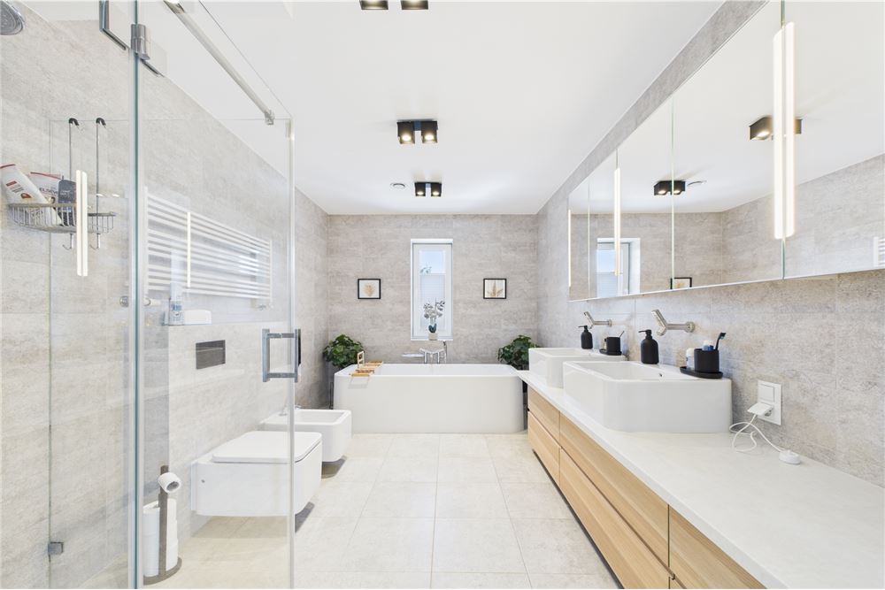 Dom bliźniak - Sprzedaż - Nowa Iwiczna, Polska - 22 - 810051040-248