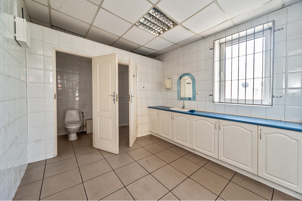 Nieruchomość inwestycyjna - Sprzedaż - Jawiszowice, Polska - BRZ_pom gosp sklep.jpg - 470131109-31