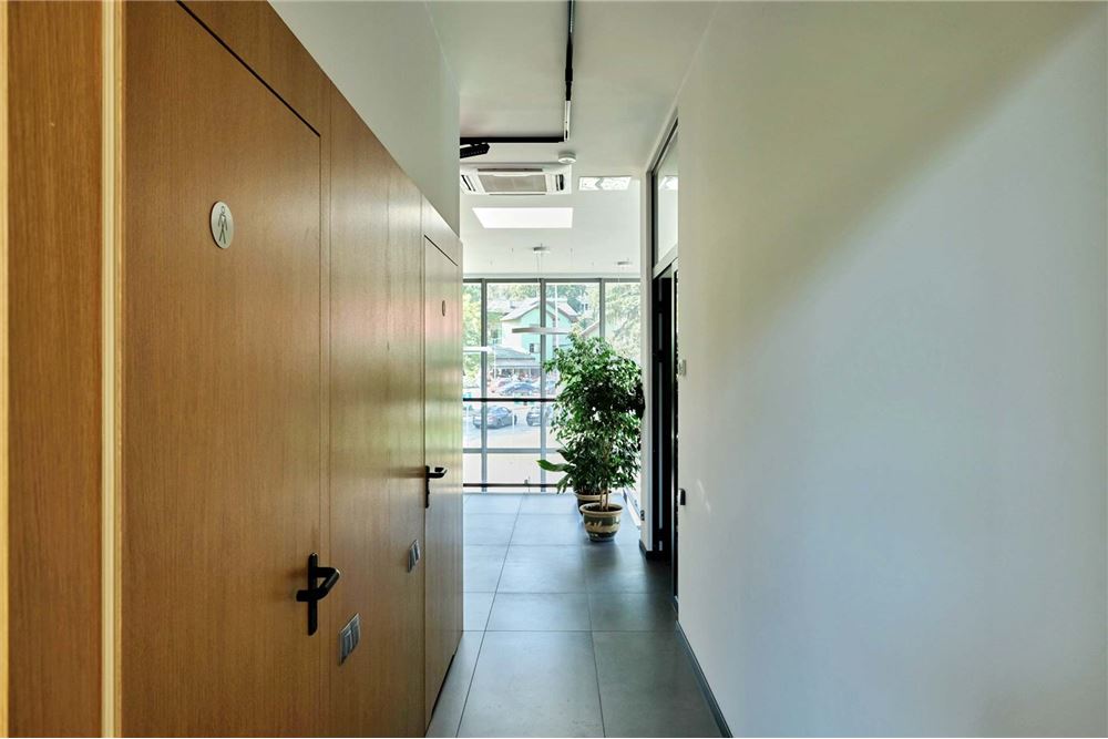 Lokal handlowy/usługowy - Sprzedaż - Cieszyn, Polska - 38 - 800061016-1278