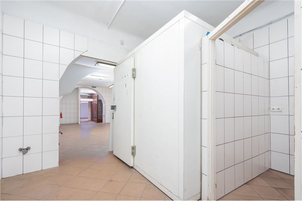 Lokal handlowy/usługowy - Sprzedaż - Kraków, Polska - 7 - 800241010-102