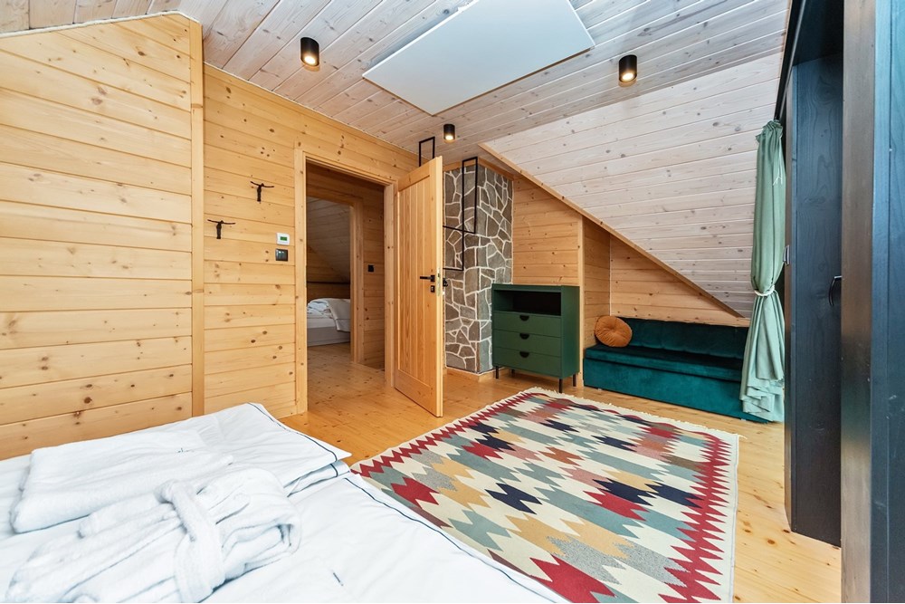 Biznes - Sprzedaż - Istebna, Polska - MIODM_052M.jpg - 800061093-116