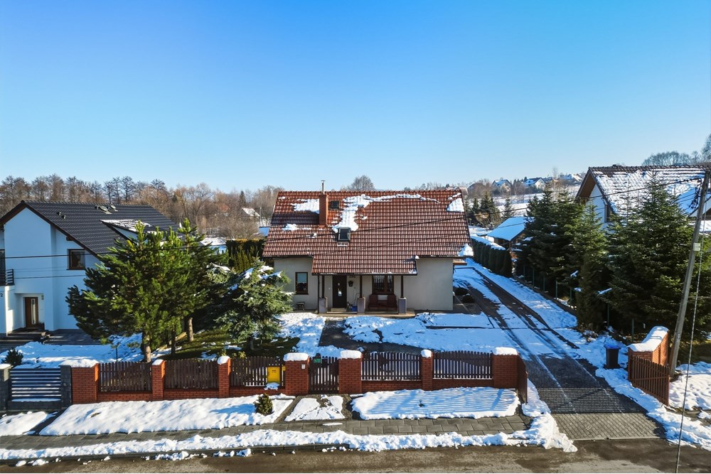 Dom wolnostojący - Sprzedaż - Mucharz, Polska - DJI_0385.jpg - 800271029-1