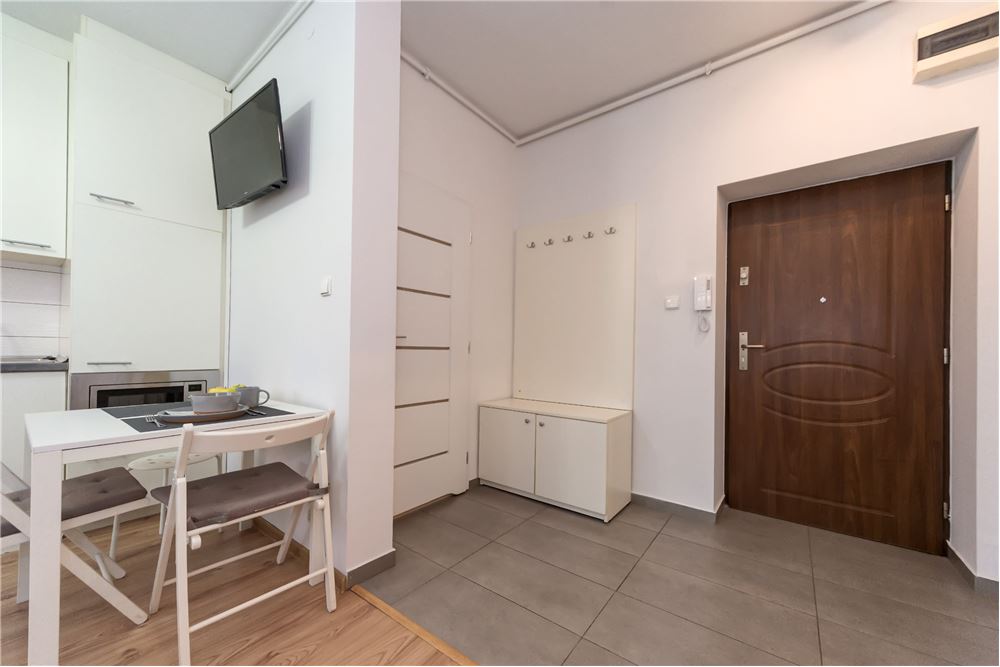 Mieszkanie - Wynajem - Bielsko-Biała, Polska - 2 - 800061057-196