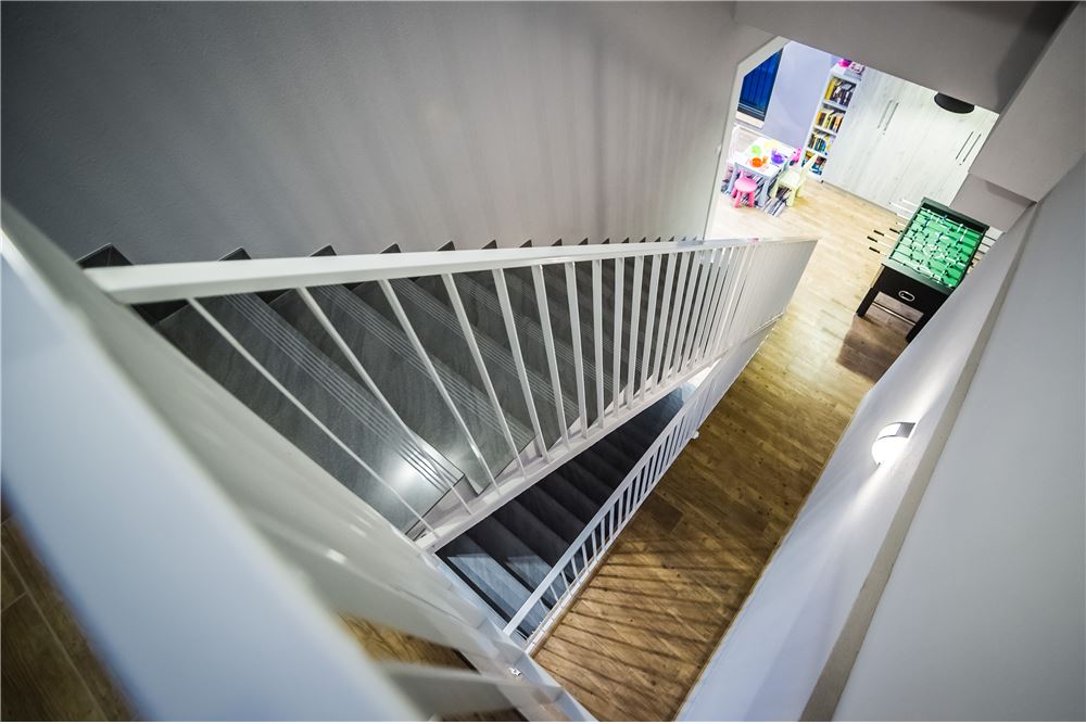 Nieruchomość inwestycyjna - Sprzedaż - Korbielów, Polska - 67 - 800061076-395