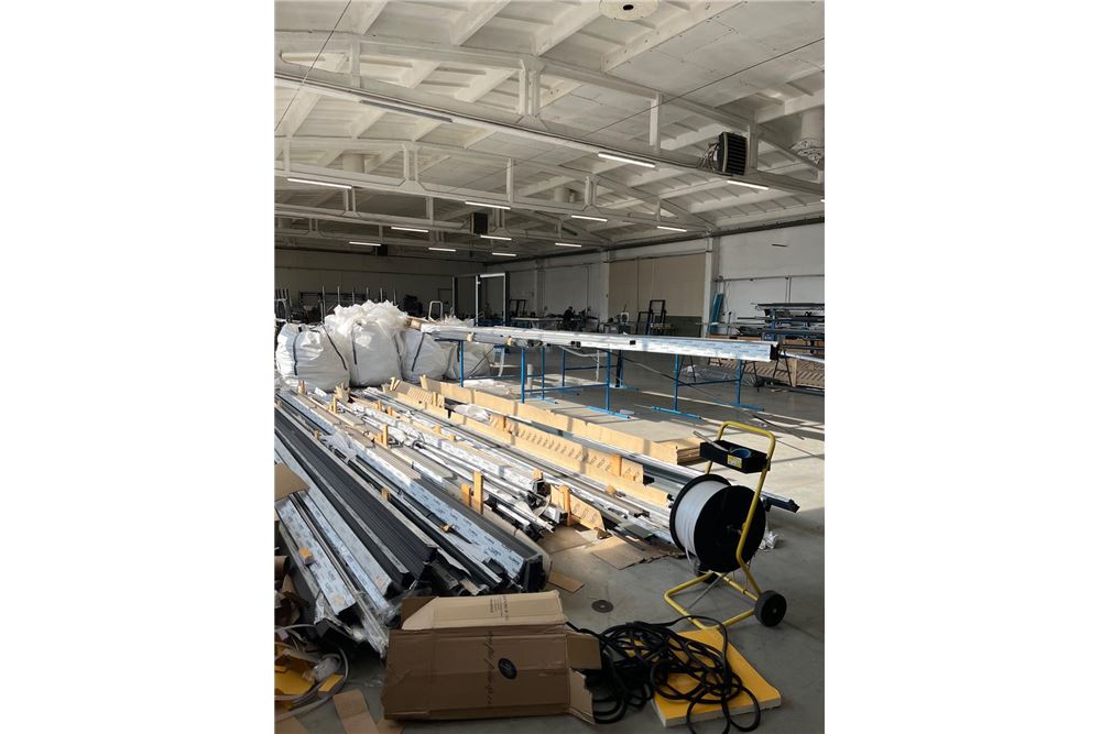 Nieruchomość przemysłowa - Sprzedaż - Bielsko-Biała, Polska - 35 - 800061016-1251