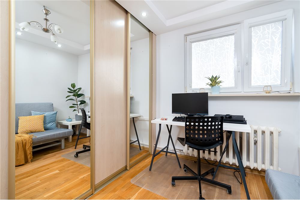 Residential Condo/Apartment Krakow, Poland PL 80024100627 , RE