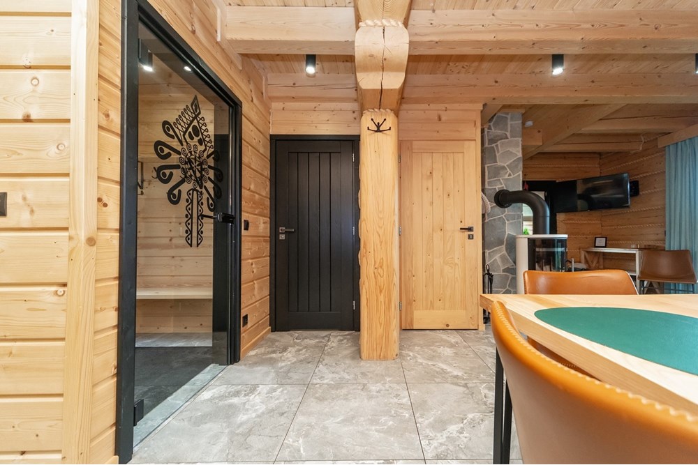 Biznes - Sprzedaż - Istebna, Polska - MIODM_002M.jpg - 800061093-116