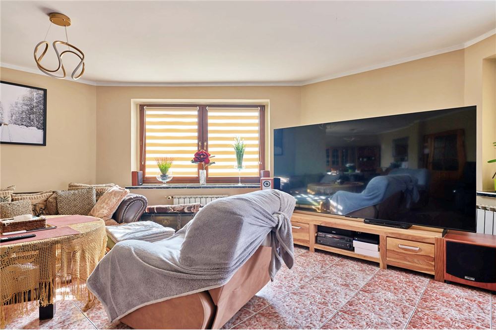 Dom wolnostojący - Sprzedaż - Bielsko-Biała, Polska - 99 - 800061016-1153