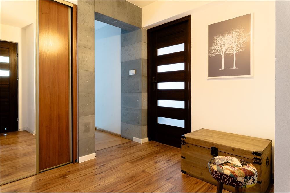 Dom w zabudowie szeregowej - Sprzedaż - Żywiec, Polska - 26 - 800061126-18