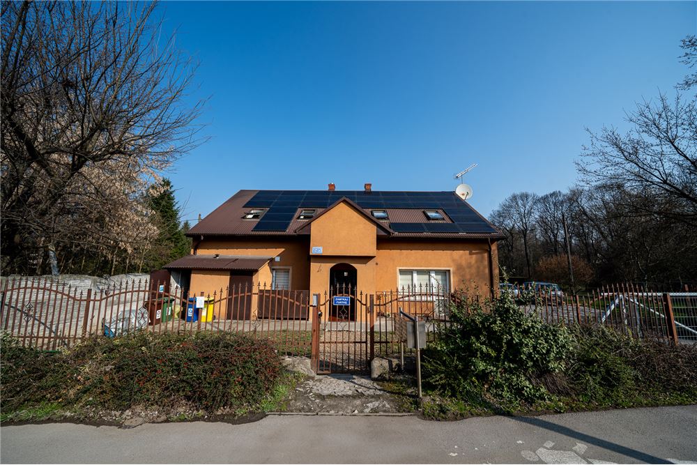 Dom wolnostojący - Sprzedaż - Kraków, Polska - 1 - 800271021-5