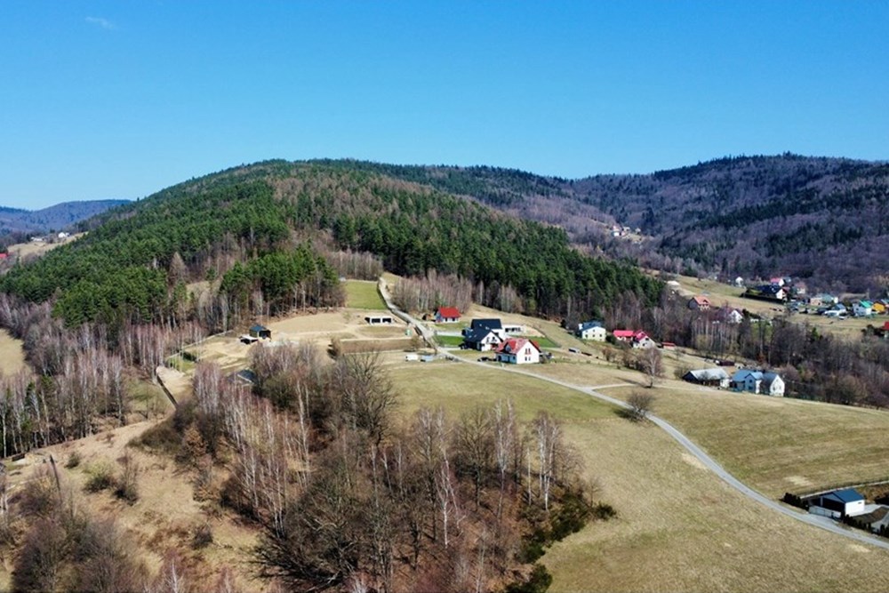 Działka budowlana - Sprzedaż - Łękawica, Polska - dji_fly_20250322_112816_387_1742814772883_photo_optimized.jpg - 800061130-13