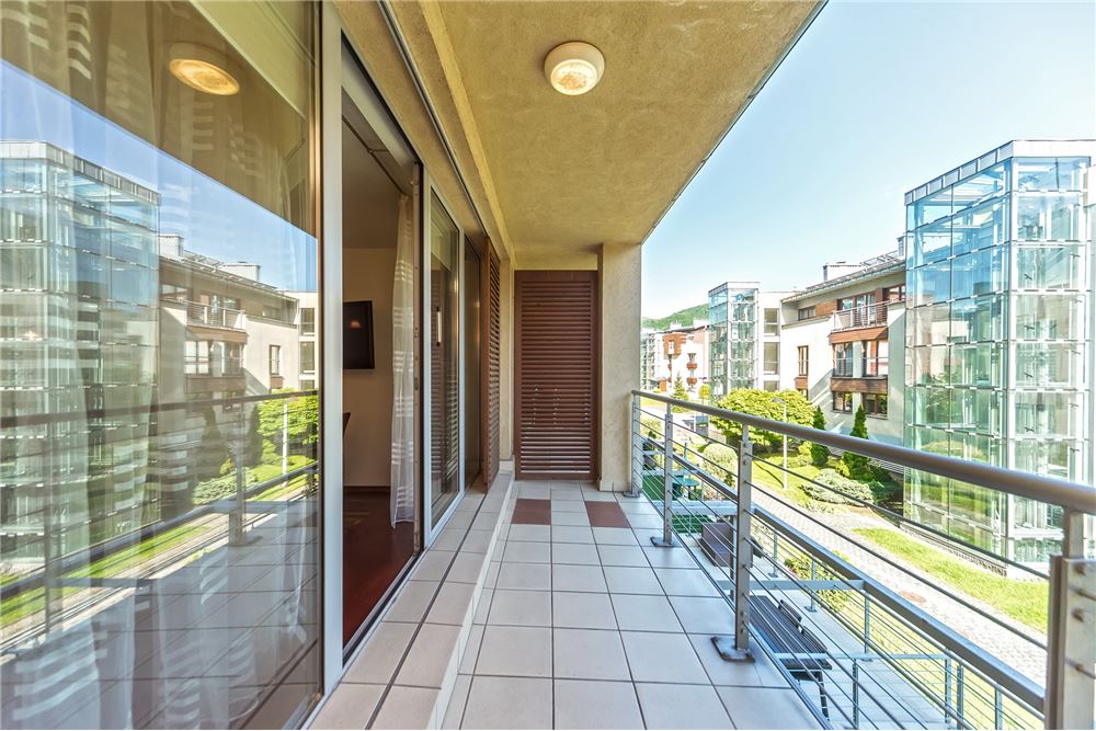 Mieszkanie - Sprzedaż - Ustroń, Polska - 41 - 800061028-463