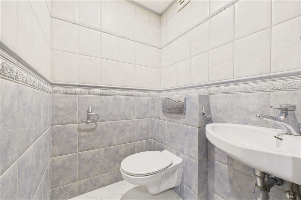 Dom wolnostojący - Sprzedaż - Łódź, Polska - Toaleta - 470291004-251