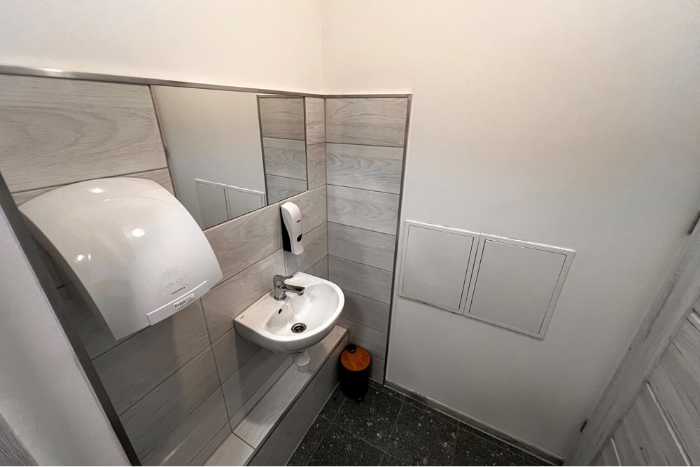 Lokal handlowy/usługowy - Wynajem - Cieszyn, Polska - IMG_1101.jpeg - 800061117-41