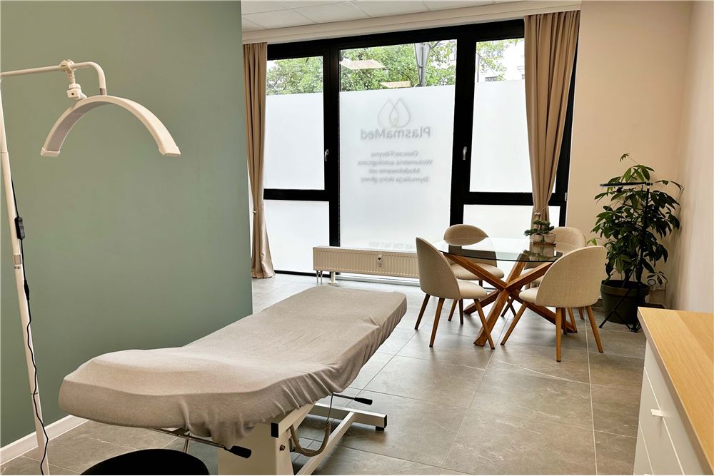 Lokal handlowy/usługowy - Wynajem - Cieszyn, Polska - 2 - 800061016-1275