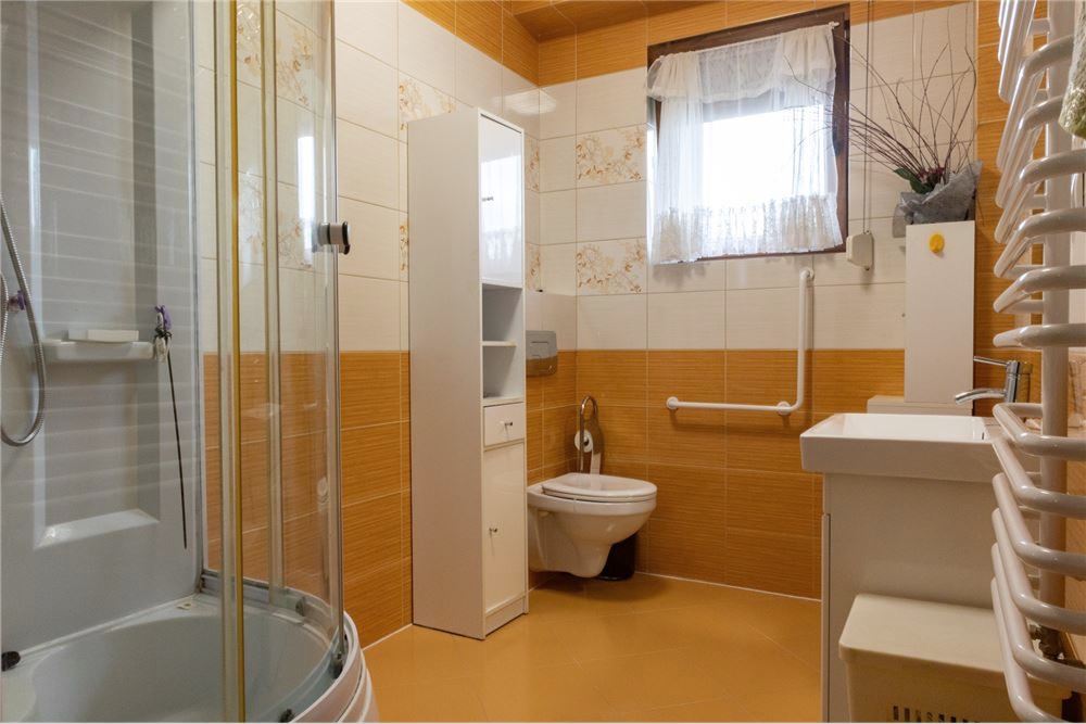 Dom wolnostojący - Sprzedaż - Bielsko-Biała, Polska - 3 - 800061090-231